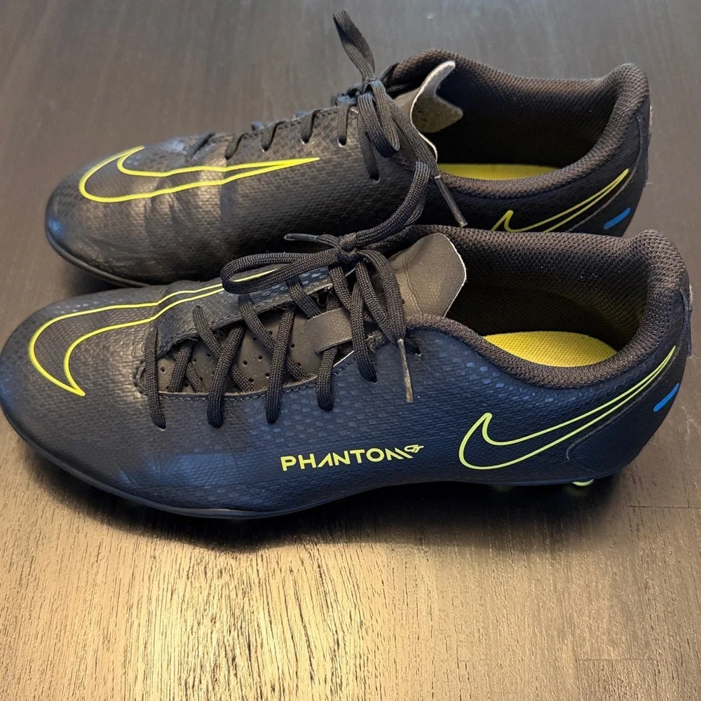 Nike Phantom youth Black Soccer Shoes